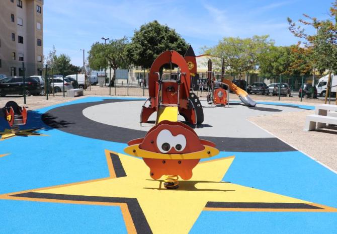 Parque Infantil do Largo Alto dos Moinhos Parque Infantil do Largo Alto dos Moinhos