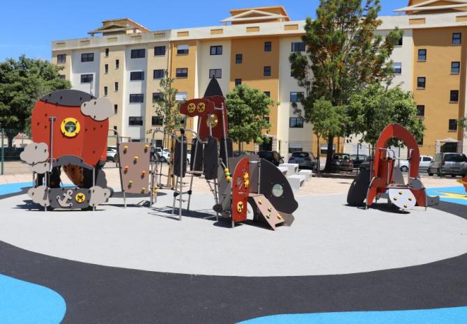 Parque Infantil do Largo Alto dos Moinhos Parque Infantil do Largo Alto dos Moinhos