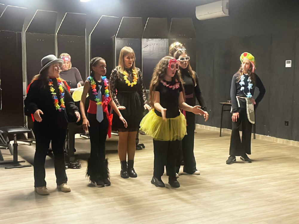 Novos Cursos de Teatro para Crianças e Jovens Novos Cursos de Teatro para Crianças e Jovens